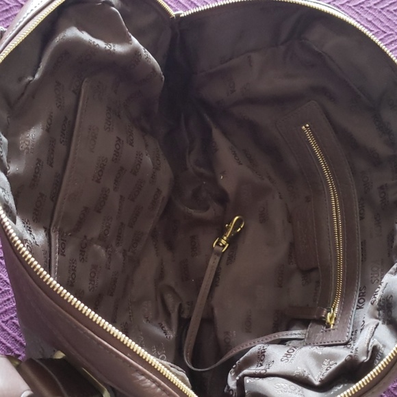 Authentic Michael Kors purse - Picture 2 of 3